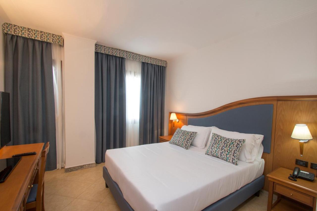 Hotel Centrale Sabaudia Ngoại thất bức ảnh