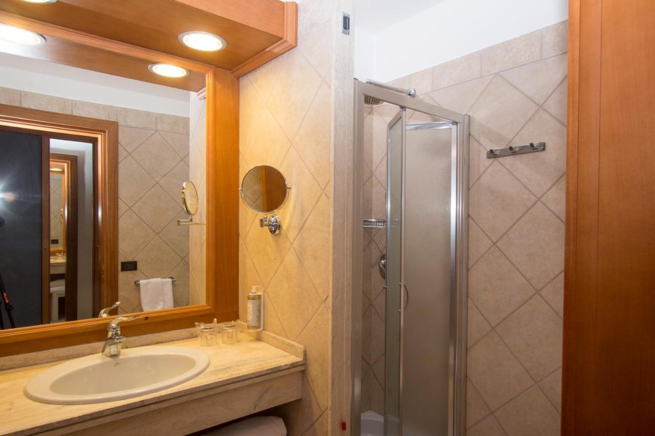 Hotel Centrale Sabaudia Ngoại thất bức ảnh
