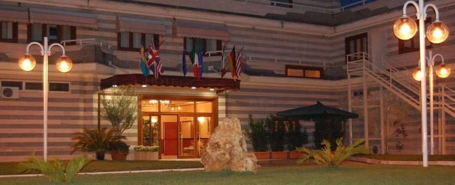 Hotel Centrale Sabaudia Ngoại thất bức ảnh